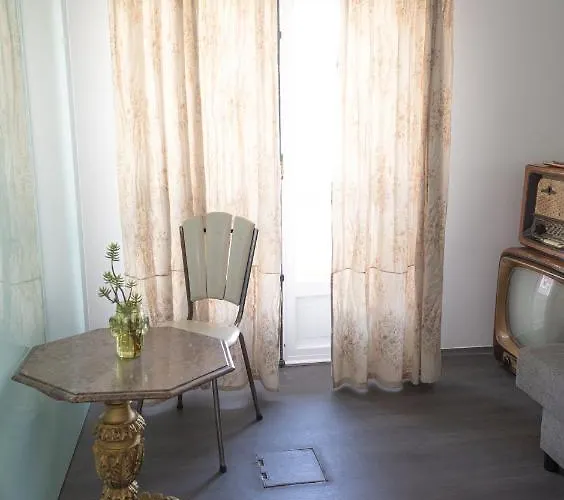 Collector's Guest house 3*